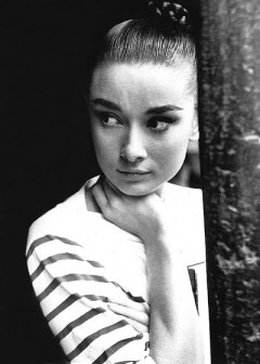 Audrey-Hepburn-Striped-Top1