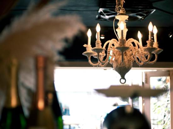 527589_621897927827714_1239586483_n